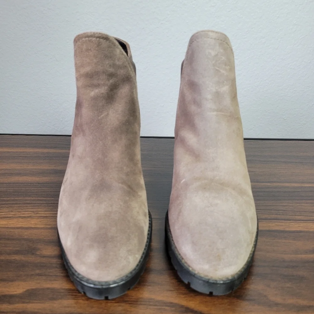 STUART WEITZMAN // grey taupe suede rugged rubber sole heeled ankle boots bootie